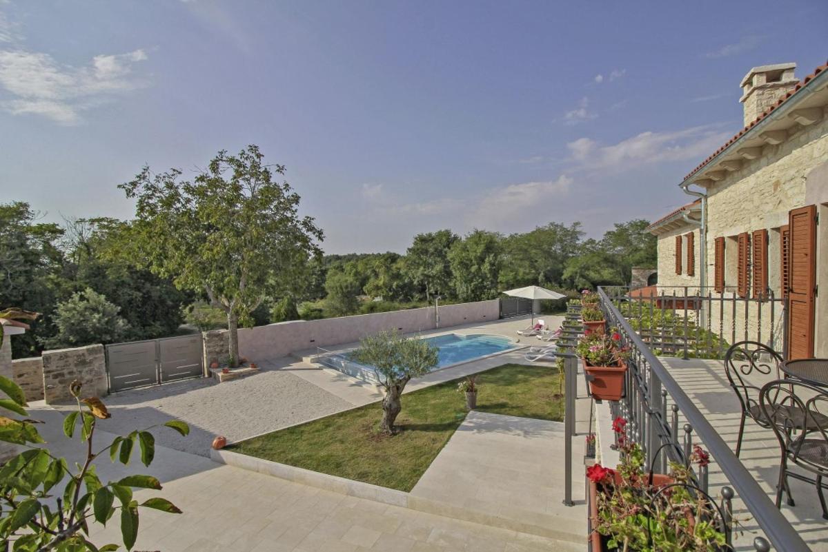 Villa Marija In Pekici Svetvincenat Exterior photo
