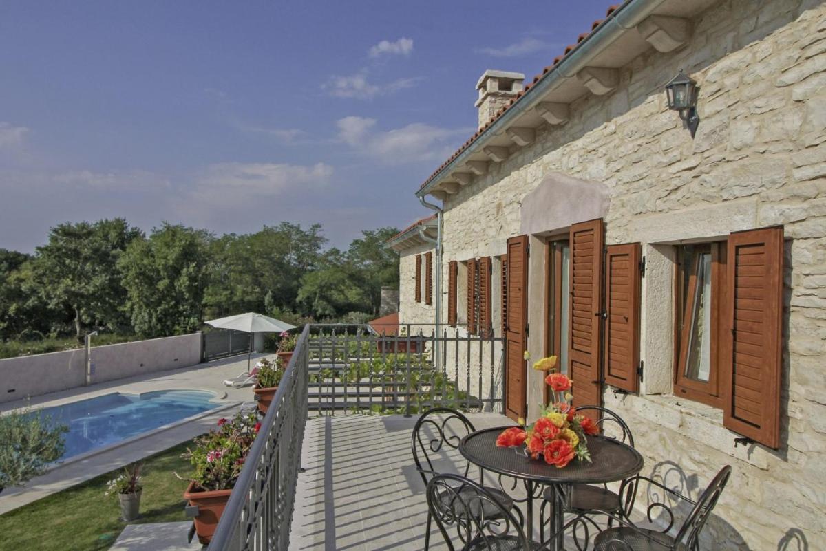 Villa Marija In Pekici Svetvincenat Exterior photo